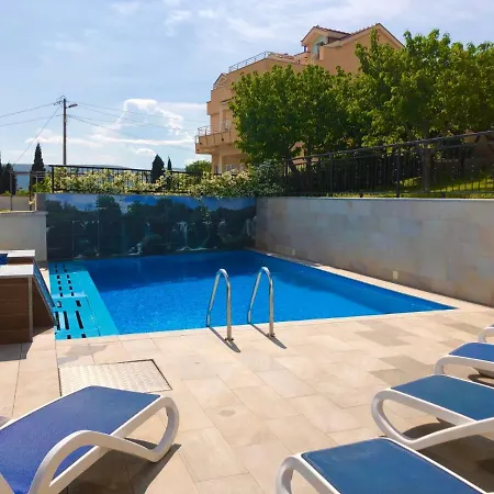 Luxury With Private Pool And Jacuzzi Villa *